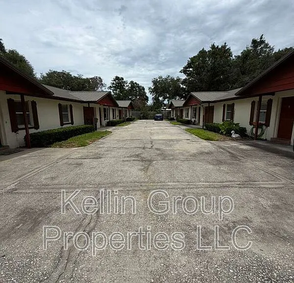 2366 Lake Dr NW — Photo 2