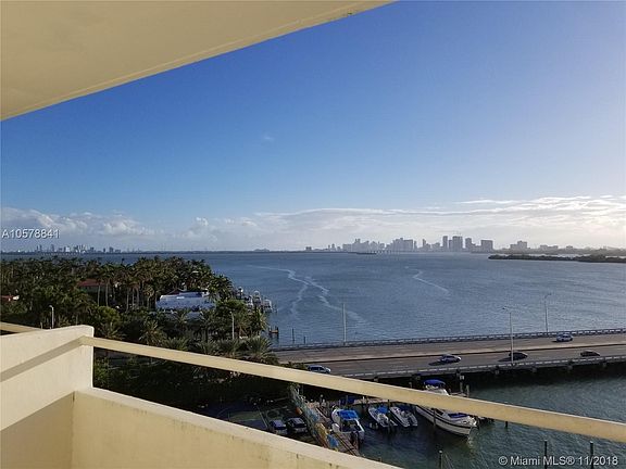 3rd image of 7904 West Dr APT 916