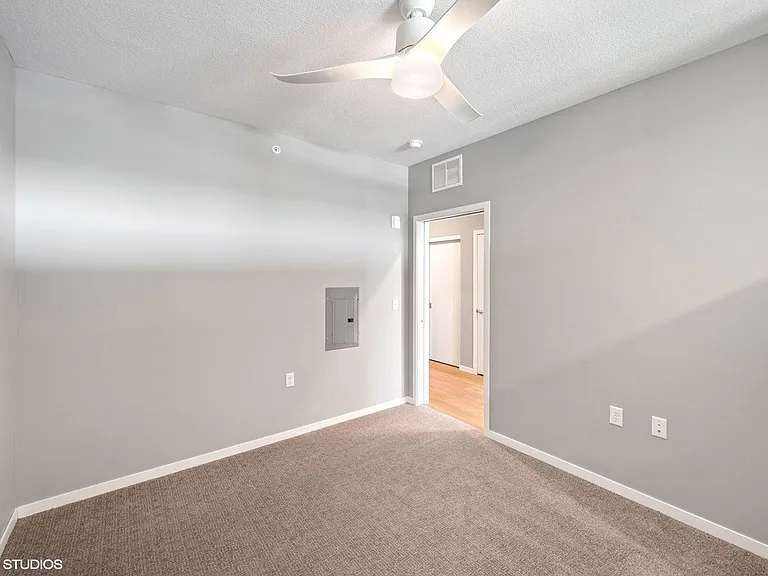 Lago Apartments — Photo 139
