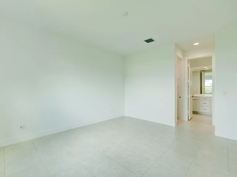 2466 SE Robin Cir — Photo 17