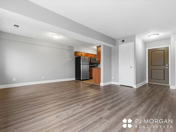 3rd image of 810 N 107th Ave #103