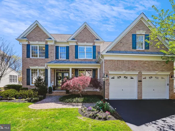 15137 Golf View Dr, Haymarket, VA 20169