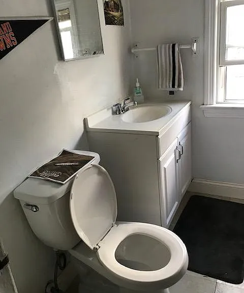 1951 E 123rd St #6 — Photo 6