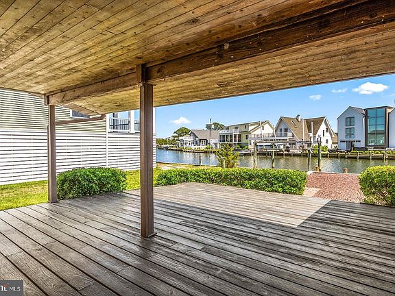 5th image of 30 Bayside Dr