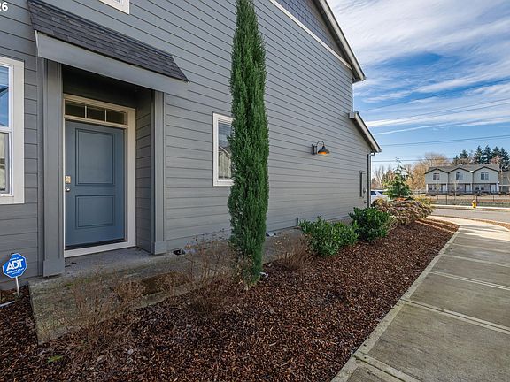 5th image of 7049 NE 4th Ct