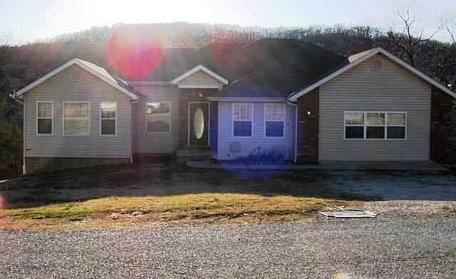 1st image of 102 Oak Creek Cir