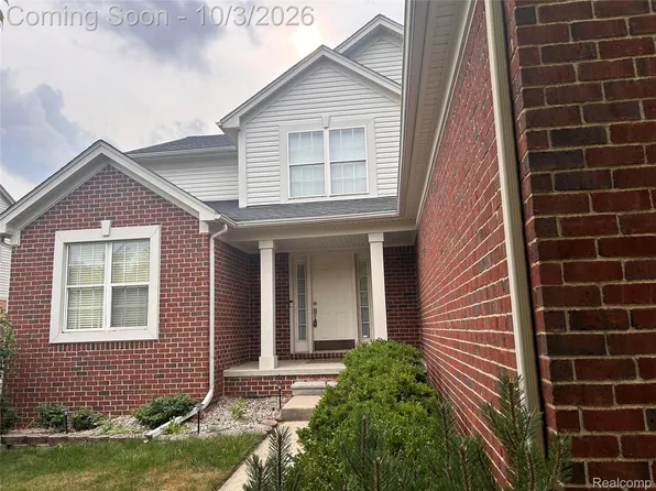 2738 Long Meadow Ln, Rochester Hills, MI 48307