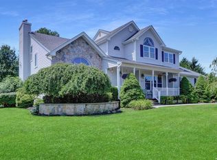 35 Sweetgum Ln, Miller Place, NY