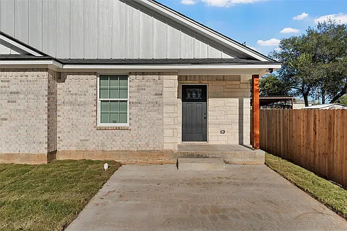 405 Hogan Ln #A & B Photo 1 405 Hogan Ln #A & B Photo 1