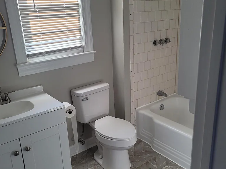 910 Edwards Ave — Photo 6