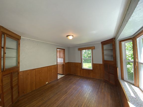 5th image of 122 Hobart St