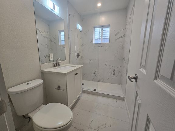 3rd image of 912 Church St #4