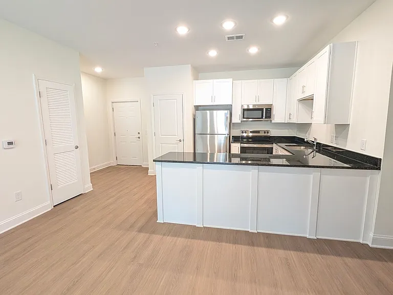 6801 West Apartments — Photo 5