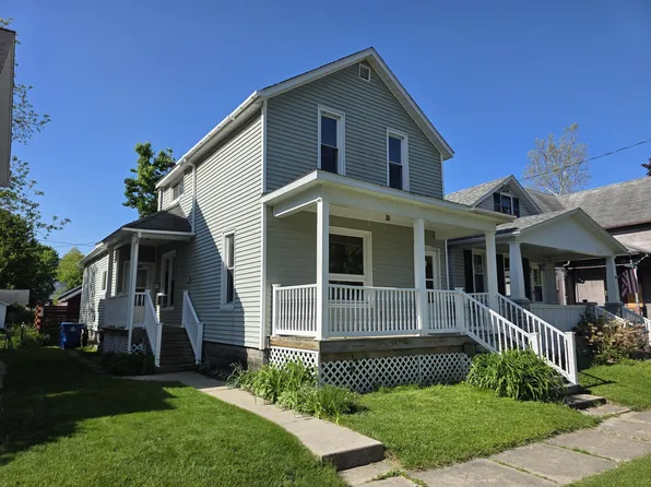 299 4th St, Manistee, MI 49660