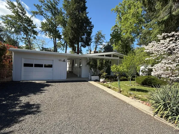 780 S Shasta Ave, Eagle Pt, OR 97524