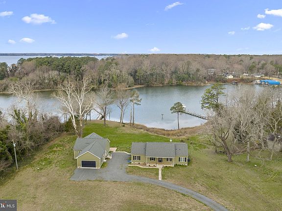 2nd image of 780 Greenvale Rd