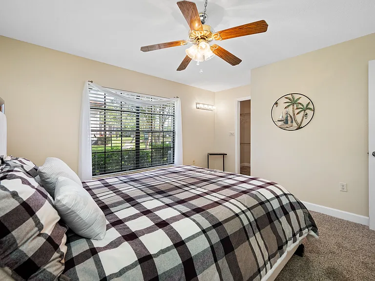 3301 Crystal Ct #D — Photo 21