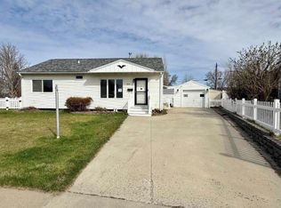 919 13th Ave W, Williston, ND 58801