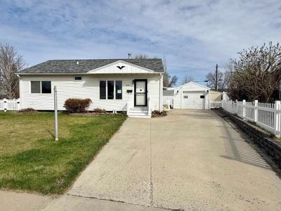 919 13th Ave W, Williston, ND, 58801