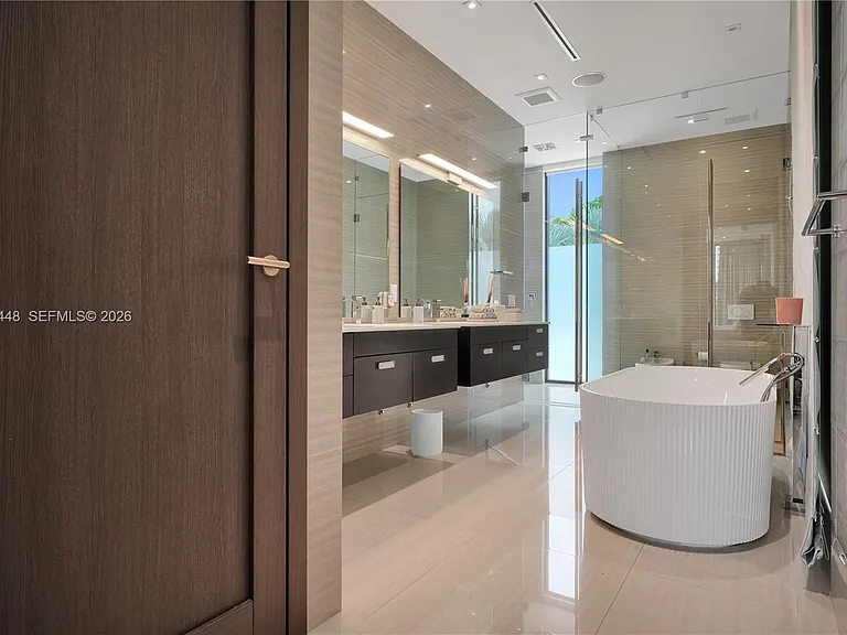 5501 Pine Tree Dr — Photo 38