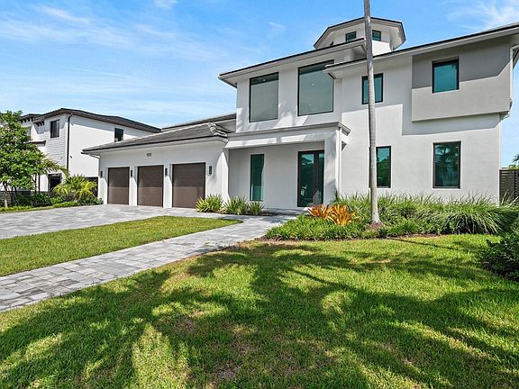 3rd image of 1335 Seminole Drive