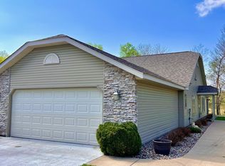 300 Deer Path, Osceola, WI 54020