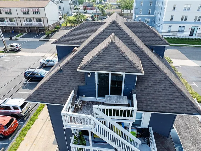 606 Beach Ave #3 — Photo 27