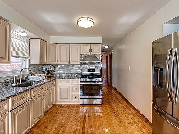 2nd image of 5241 W Foster Ave