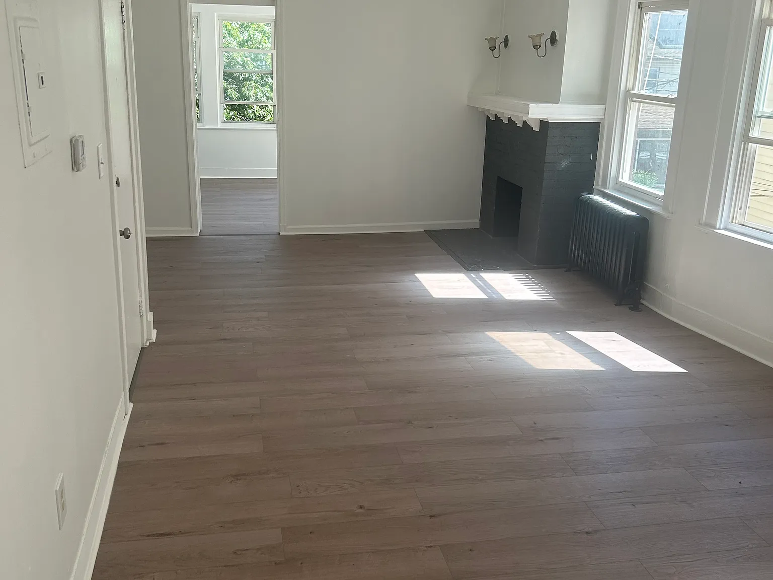 229 Alexander St — Photo 2