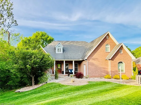 210 Pointe W, Parkersburg, WV 26101