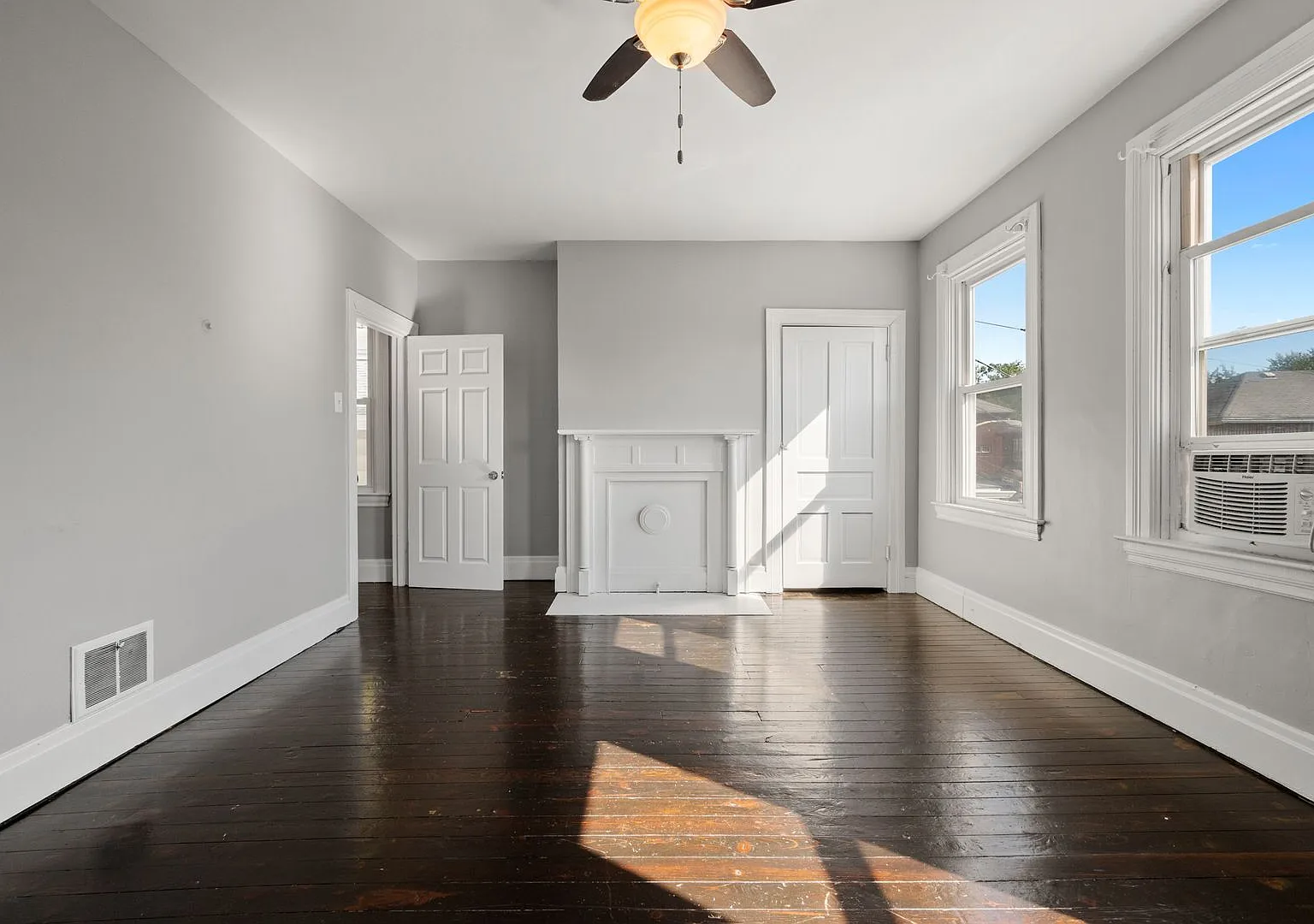 3bed/1.5bath in Mt. Washington — Photo 3