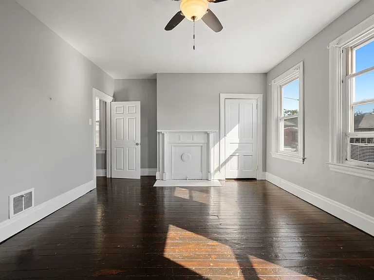 362 Republic St — Photo 3