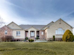 9101 W Silver Hollow Ct, Wichita, KS 67205