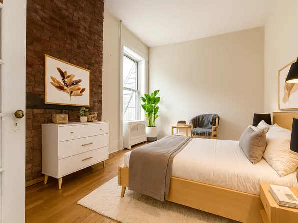 334 Hudson Street image 6 of 17