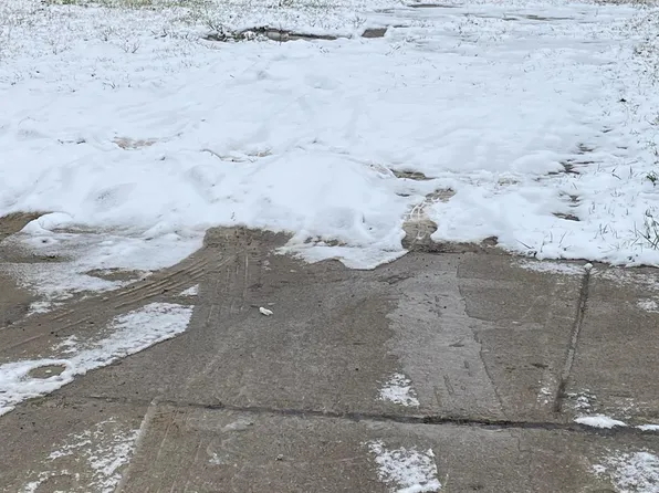 200 Cedardale Ave, Pontiac, MI 48341