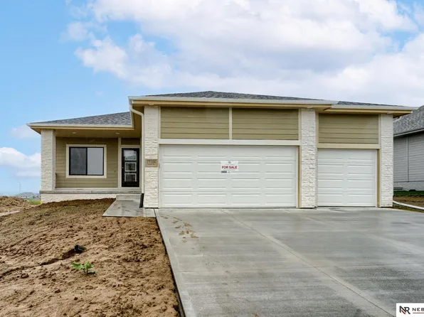 17106 Cora St, Bennington, NE 68007