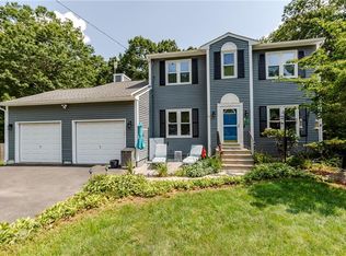 20 Birch View Ct, Cranston, RI 02921