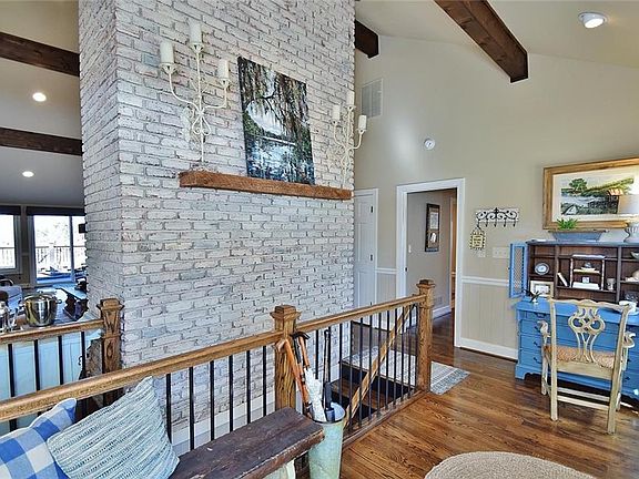 5th image of 2411 Island Dr