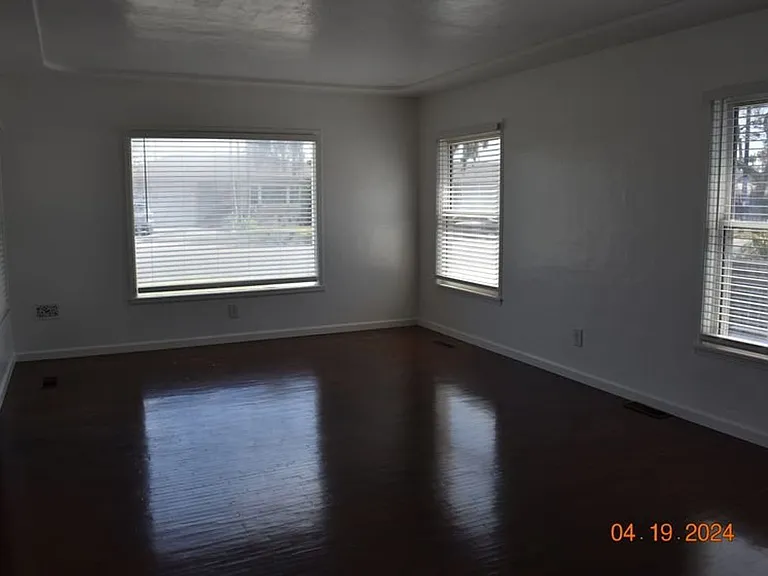 137 F St #A — Photo 3