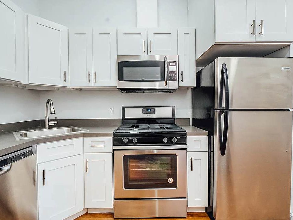 1st image of 295 Wyckoff Ave APT 3L