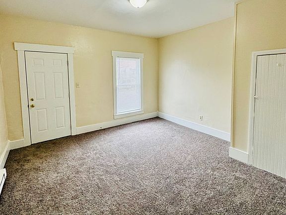 3rd image of 2200 Queen Ave