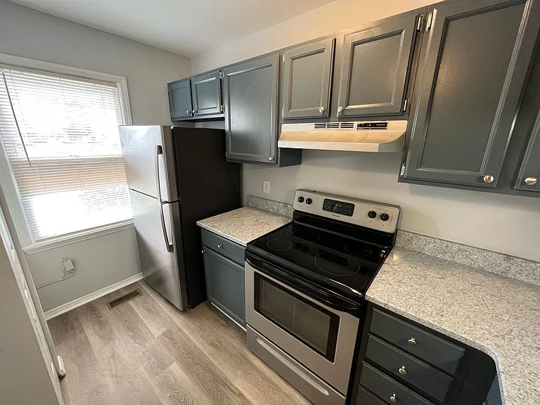 15 Astor Ct — Photo 6