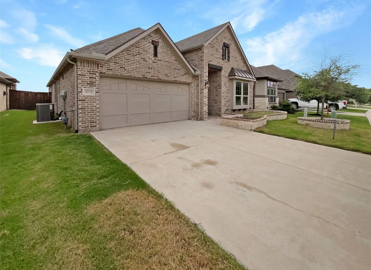 10112 Haversham Dr — Photo 2