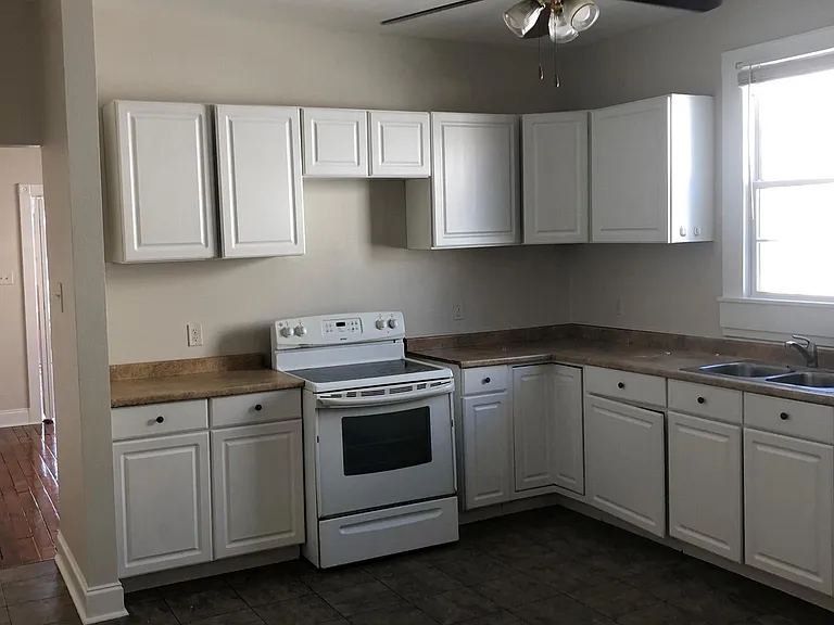 634 N Pierce St — Photo 7