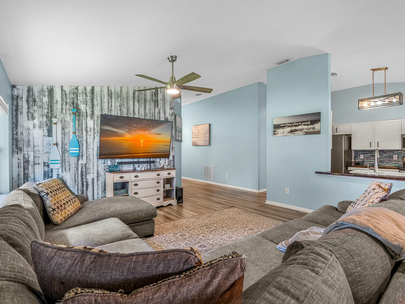 3 bed, 1665 sqft, $2,499 — Photo 4