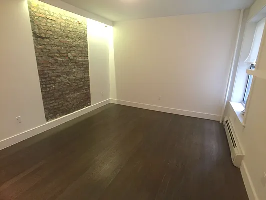 Rented by Reeves Real Estate Group Inc | media 35