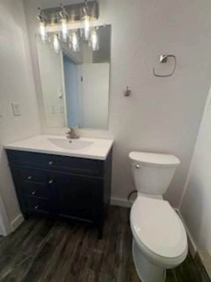 BA801 — Photo 3