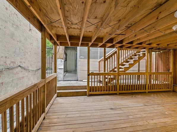 211 New York Avenue image 27 of 37