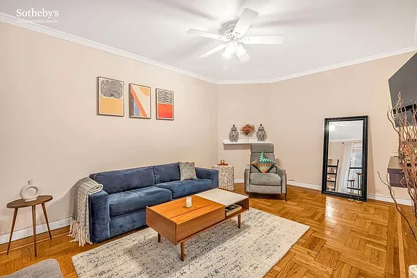 Sold by Sotheby's International Realty | media 11