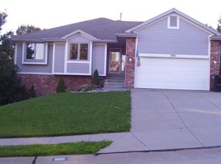 1001 Haverford Dr, Papillion, NE 68046